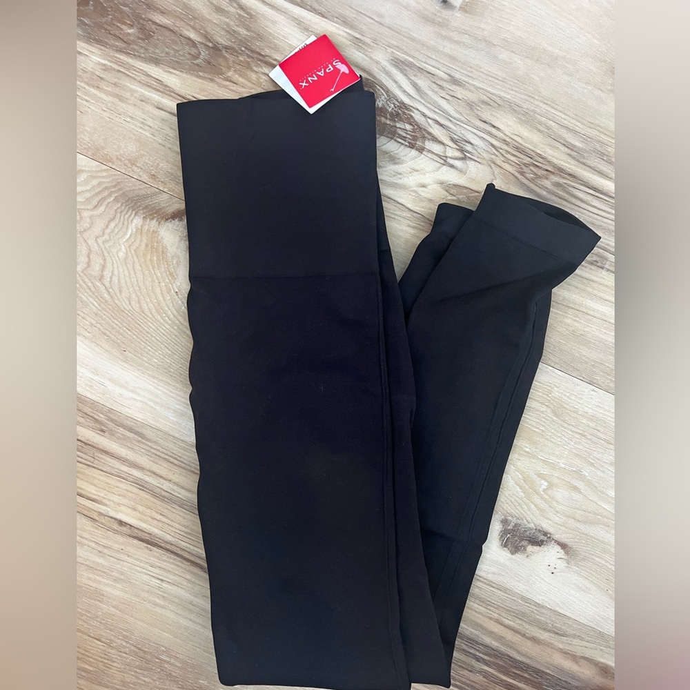 Spanx seamless black leggings - new with tags